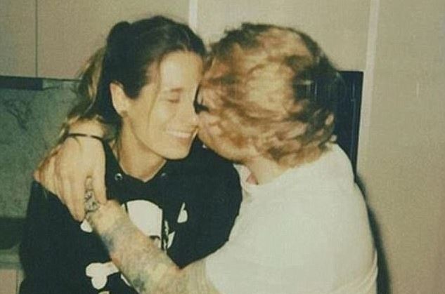 Këngëtari u martua me dashurinë e fëmijërisë në një ceremoni sekrete