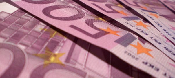 Analiza e BIRN/ Si e zhvlerësoi euron paraja e krimit