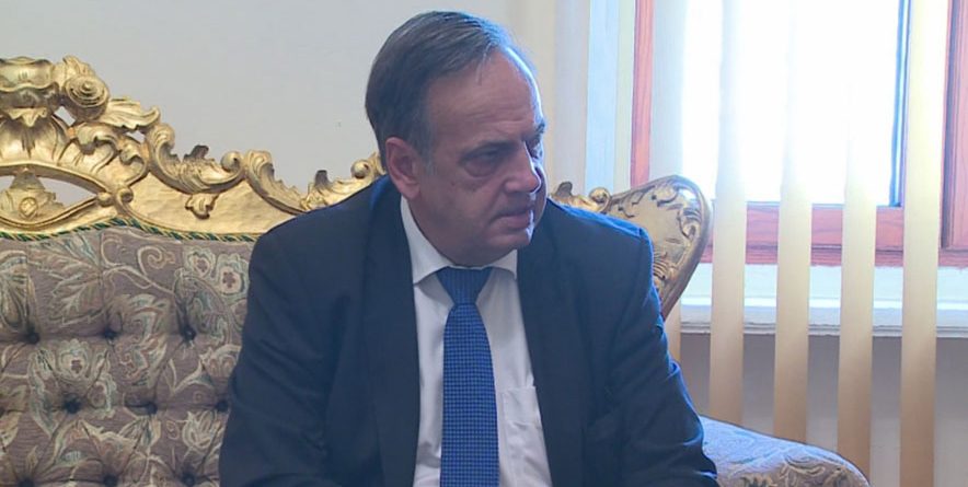 Fleckenstein: Zonja e Parë të mos pengojë negociatat