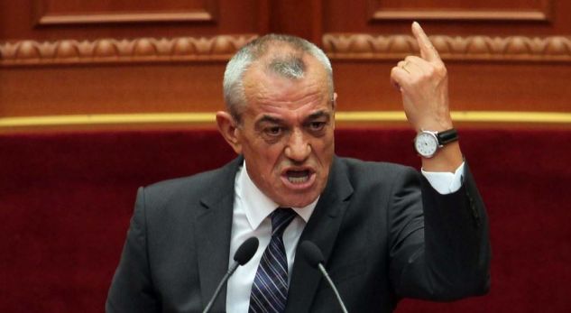 Kur ka të drejtë Ruçi t’u heqë fjalën deputetëve