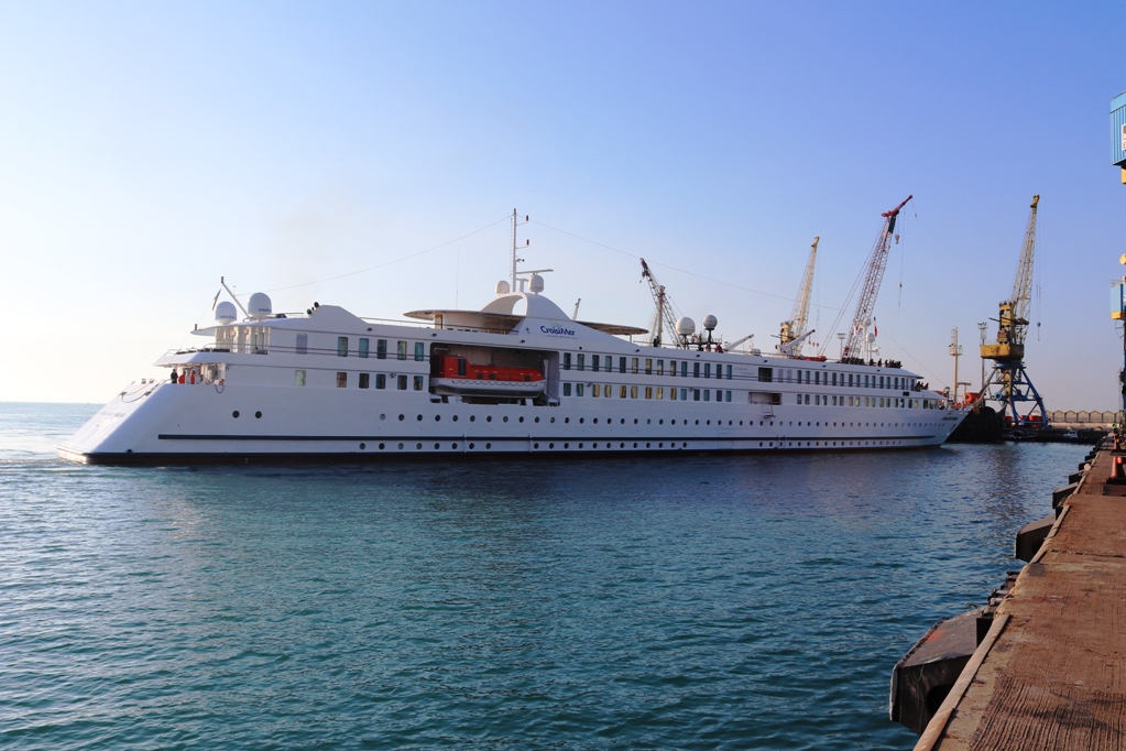 “Bukuroshja e Adriatikut” hap sezonin e kroçerave në Durrës (VIDEO)