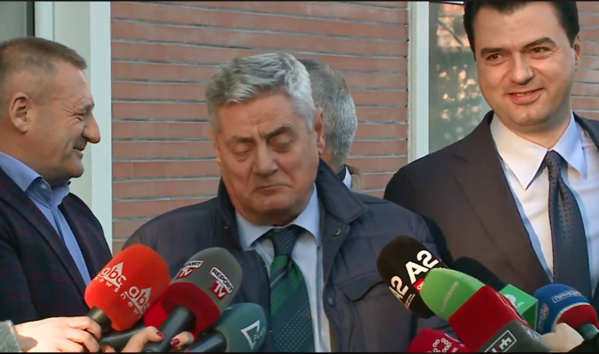 VIDEO/ Djegia e mandateve, aleatët në krah të Bashës: Vendim i opozitës së bashkuar