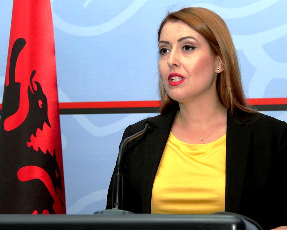 Ministrja Manastirliu dënon me forcë dhunën ndaj mjekut në urgjencën e Durrësit