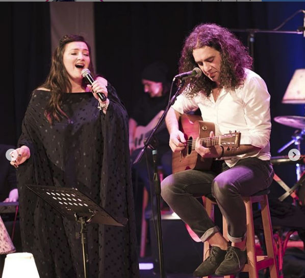 Marsela Çibukaj konfirmon lidhjen me këngëtarin shqiptar