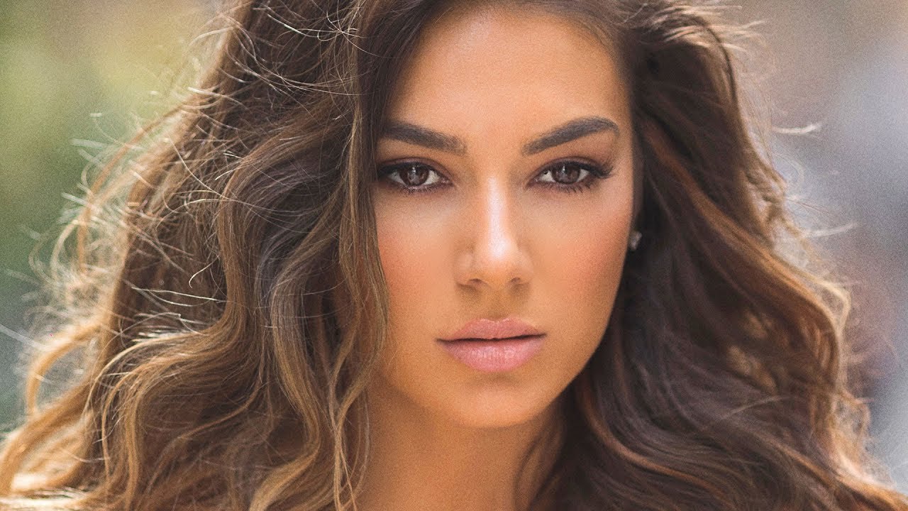 Kush e shoqëronte Elvana Gjatën në koncertin e Prishtinës?