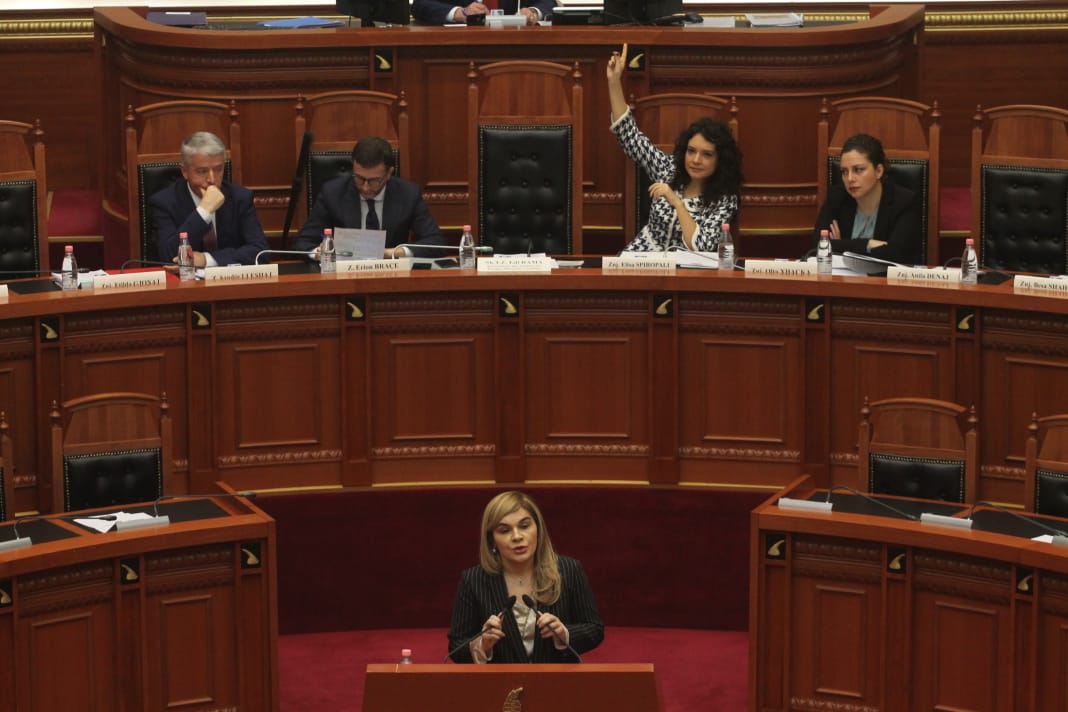 Kryemadhi-Spiropalit: E nise politikën si revolucionare, por tani do të bësh si borgjeze