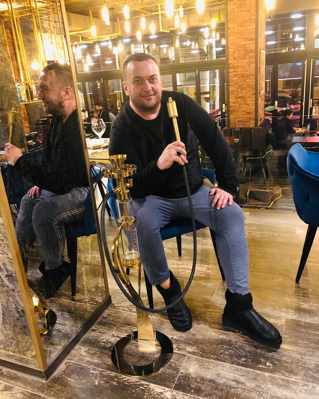 “Fitojnë lekë duke marrë të tjerët nëpër gojë!” Përgjigja epike e blogerit nga Durrësi