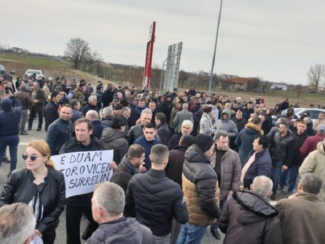 Qytetarët e Kurbinit dhe Bulqizës ngrihen në protestë