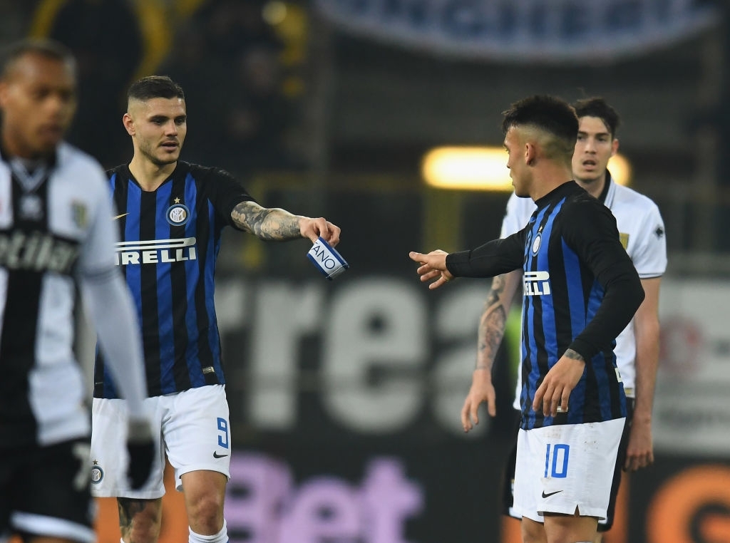 Plas tek Interi, Icardit i hiqet shiriti i kapitenit!