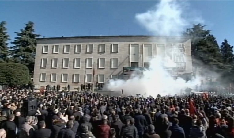 Manjani: Arrestimi i protestuesve, i pa ligjshëm!