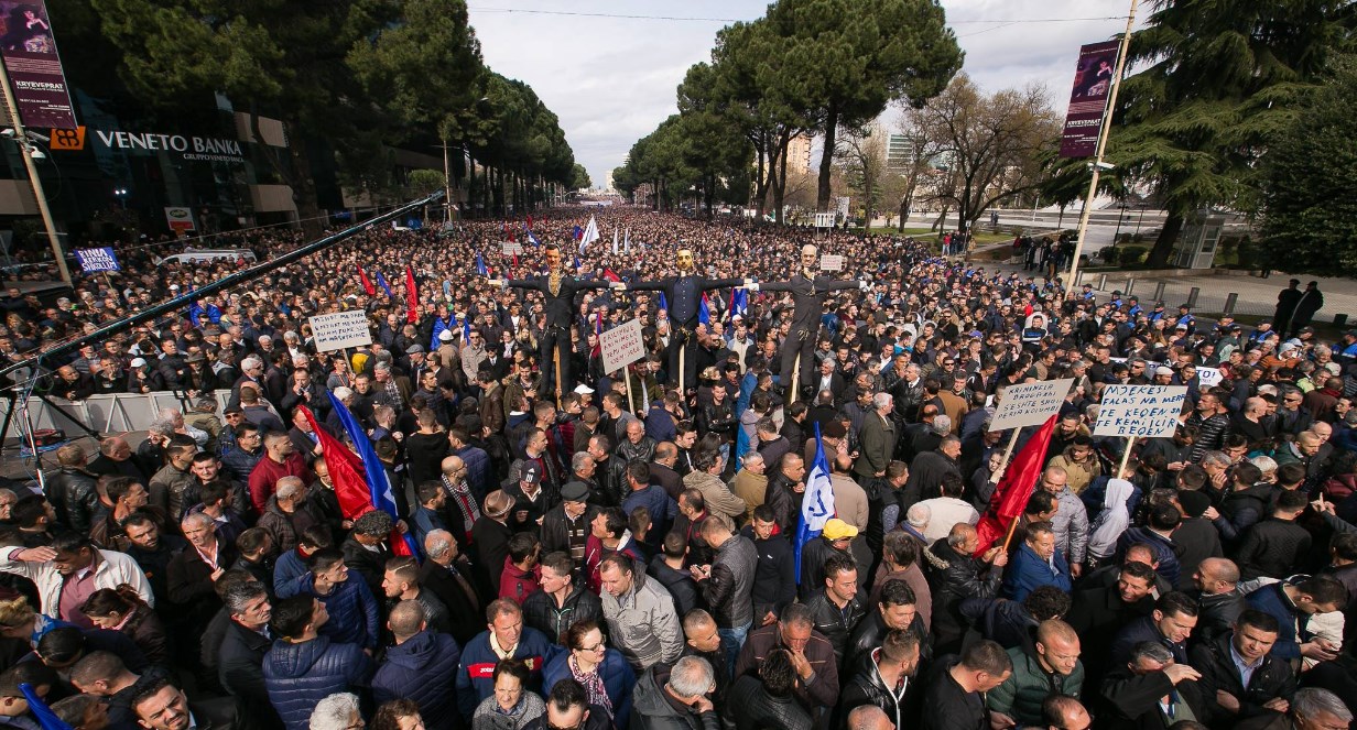 Policia e shqetësuar: Në protestën e 16 shkurtit, do ndalohen individët me precedentë