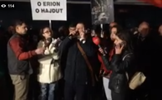 O dorëzohu, o rrëzohu! Mesazhi i banorëve të Unazës së Re për Ramën