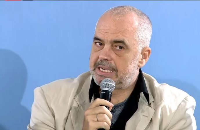 Rama përplaset me studenten: Mos më ndërprit