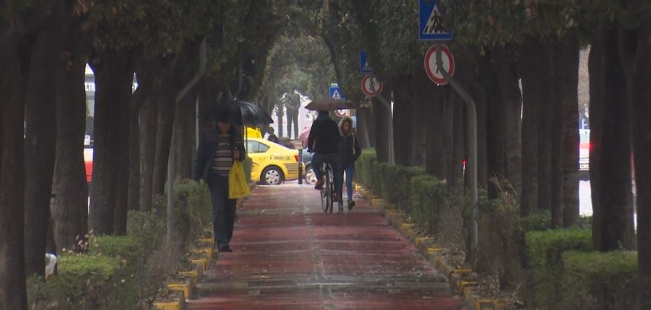 Moti i keq, termometri zbret në -10 gradë