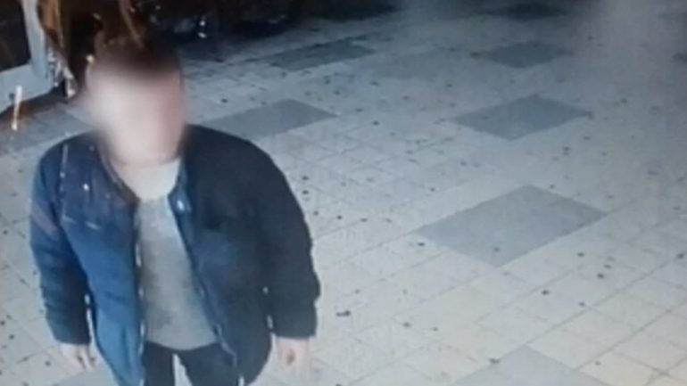 VIDEO/ Vrau avokatin grek, kamerat zbulojnë grabitësin shqiptar (EMRI)