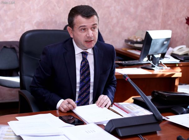 Balla: PE kërkesë opozitës të braktisë kursin e rrezikshëm politik