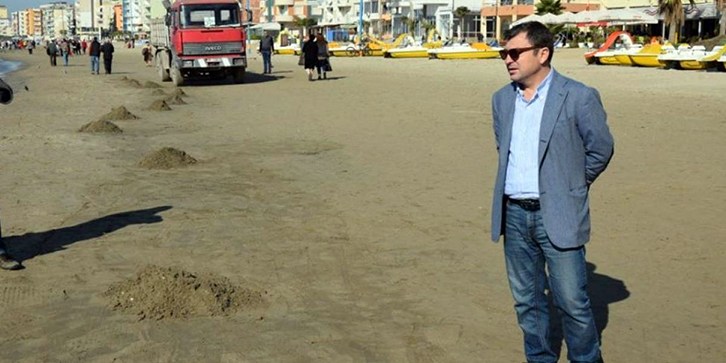 “Niçe i bëre letrat?” Gazetarja nxjerr përgjimin tjetër të Dakos