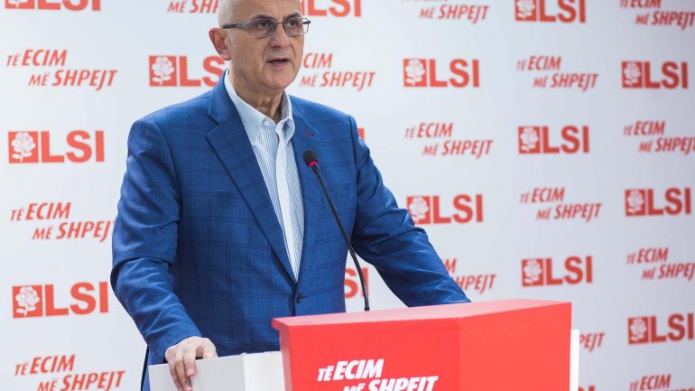 Lefter Koka kundër djegies së mandatit, çfarë thotë Petrit Vasili për deputetin