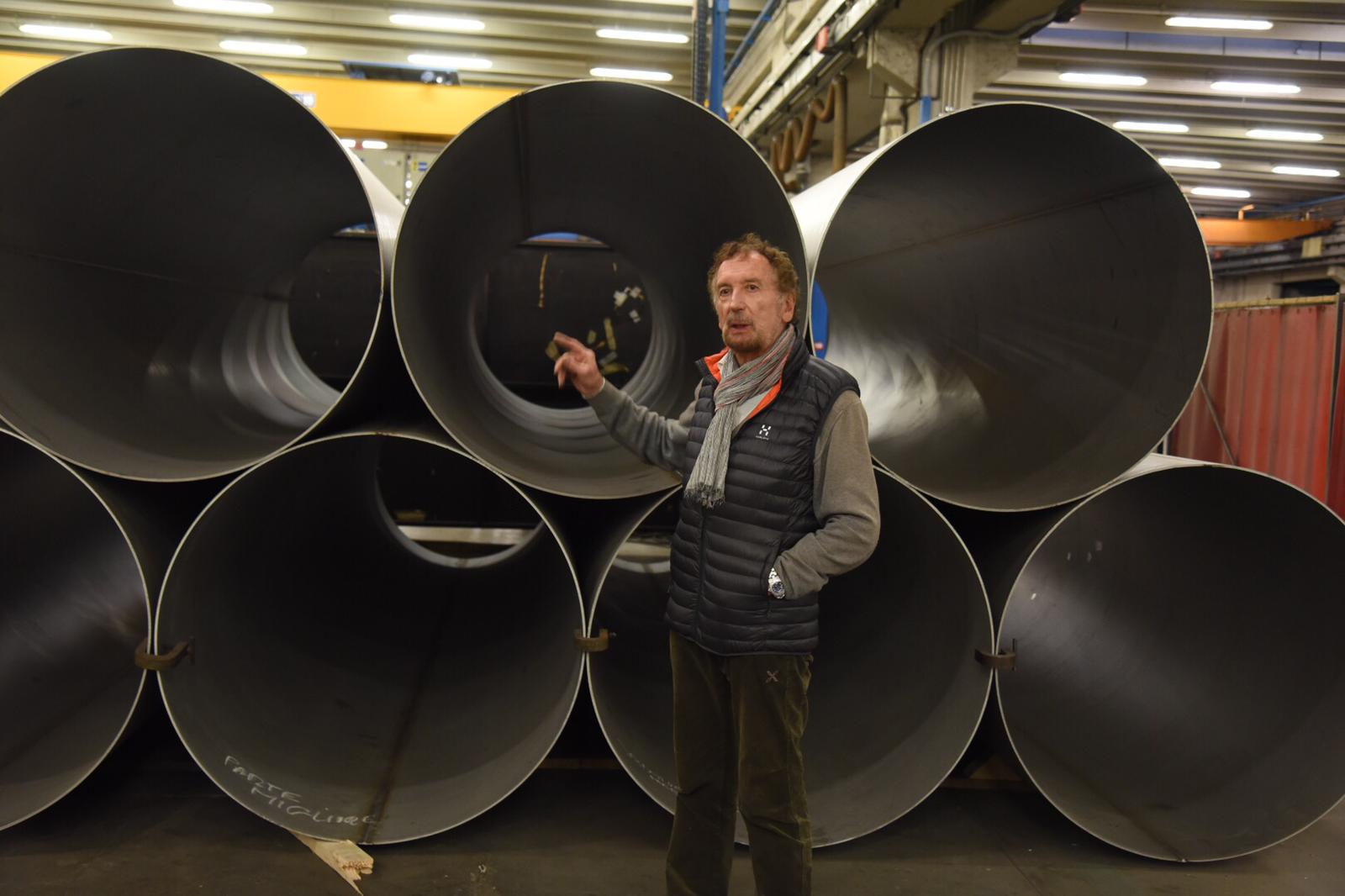 “Nuk dua të vdes me para në bankë”/ Italiani paguan shkollën e fëmijëve të 150 punëtorëve