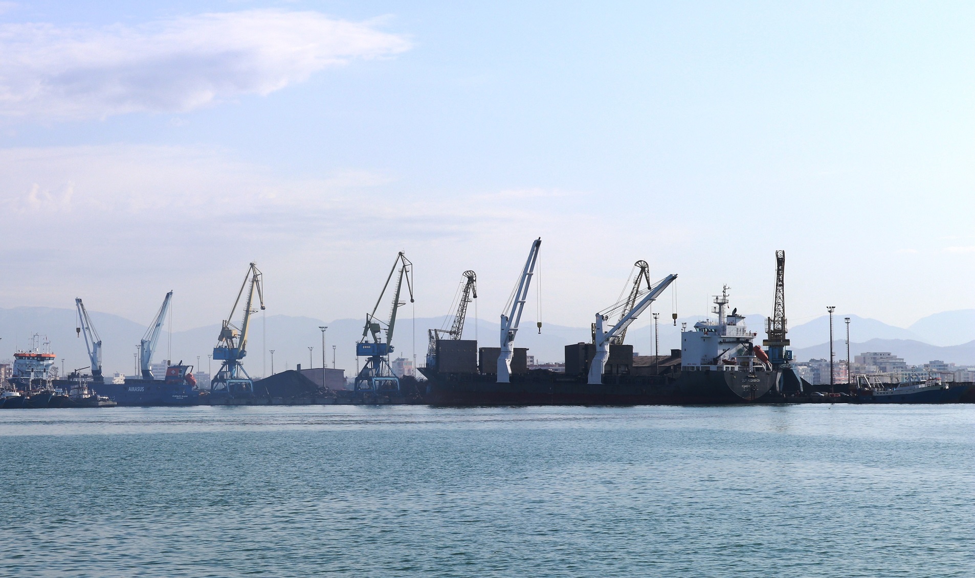 Durrës, Drejtoria Detare: Këto janë datat kur përkeqësohet moti. Tregoni kujdes!