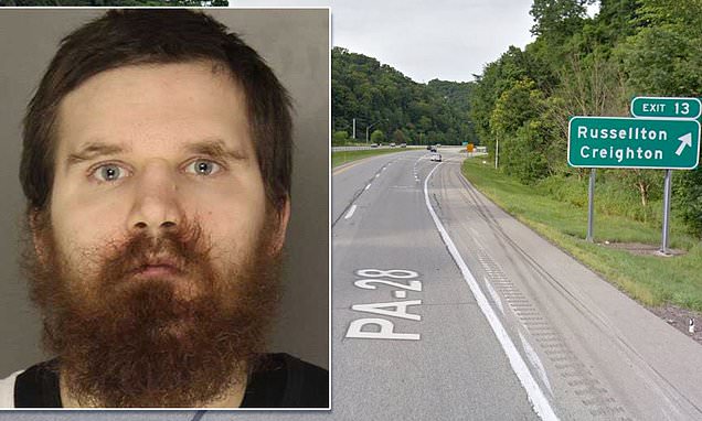 Pasagjeri mbyt shoferin, e bezdiste kënga që po këndonte