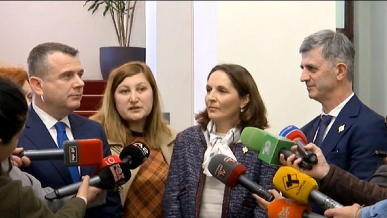 Deputetët francezë në Tiranë: Nuk duam të ndërhyjmë në debatin e brendshëm shqiptar