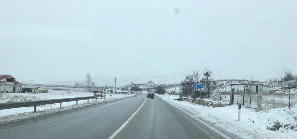 Reshjet e dëborës, ARRSH: Në këto akse kalohet vetëm me zinxhirë