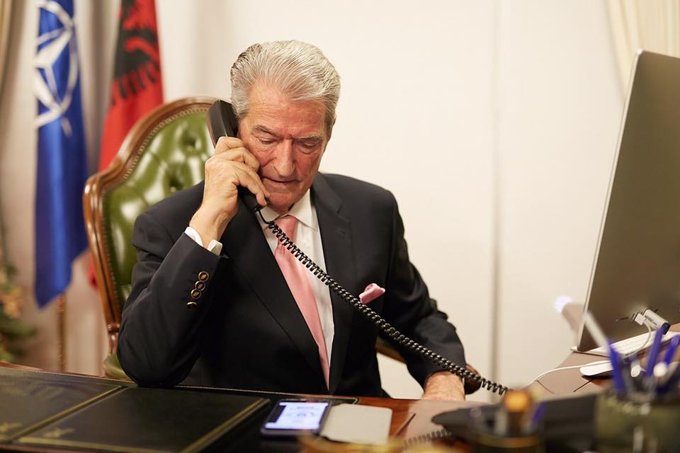 Denoncimi te Berisha: Veliu urdhëron postblloqe për të penguar protestuesit