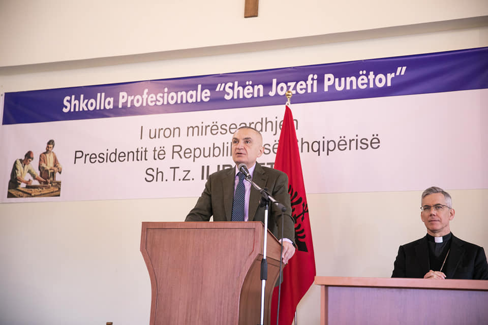 Presidenti Meta: Arsimi profesional të shtrihet në gjithë vendin