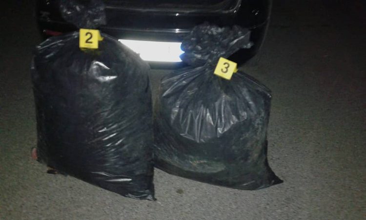 Arrestohen 3 të rinj, policia iu gjen 29 kg drogë në makinë