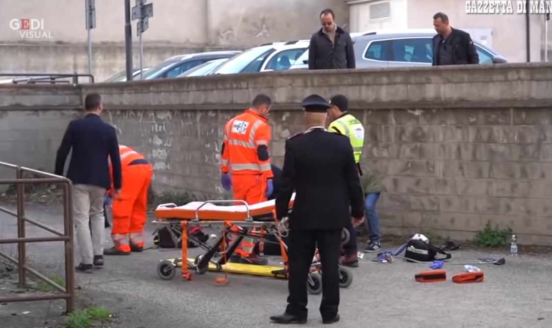 Shqiptari në Itali masakron me thikë gruan në sy të dhjetëra kalimtarëve (VIDEO)