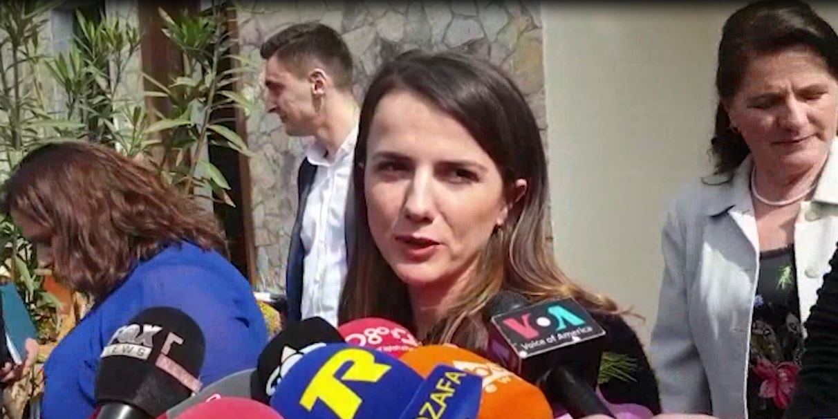 Do të dorëzojë mandatin? Rudina Hajdari: Fola si qytetare e Shqipërisë