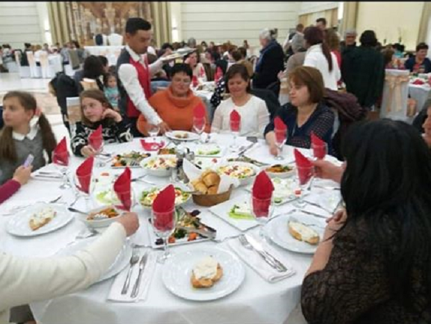 8 Marsi, Kreu i PS-së së Shijakut organizon udhëtim për 80 gra (FOTO)