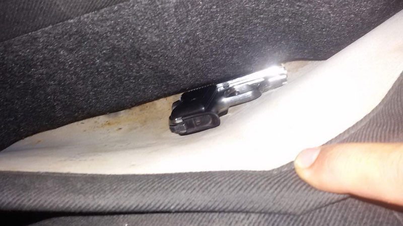 Qarkullonte me armë zjarri, arrestohet 22-vjeçari