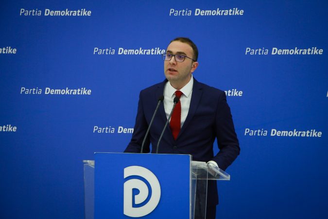 PD i përgjigjet Ramës për bojën: Shqipërinë e ke nxirë ti