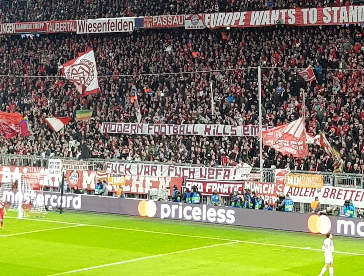Bayern Munich vihet nën akuzë nga UEFA për “F**k VAR”, por jo vetëm…