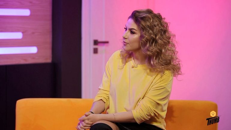 E lidhur me djalin e ish-deputetit, flet këngëtarja