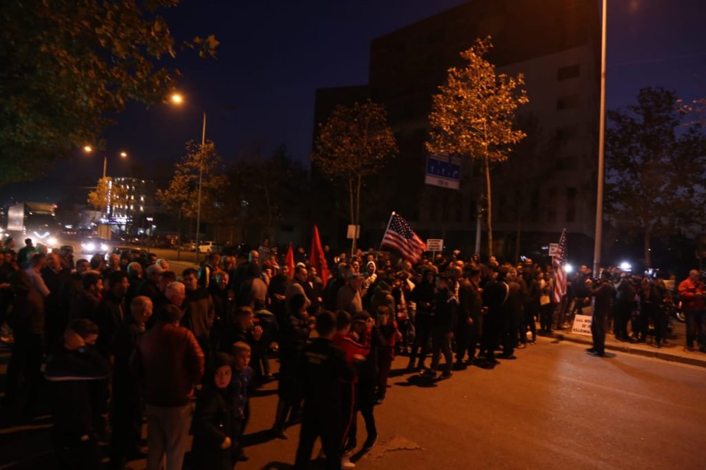 7 protestues të Astirit shoqërohen në polici
