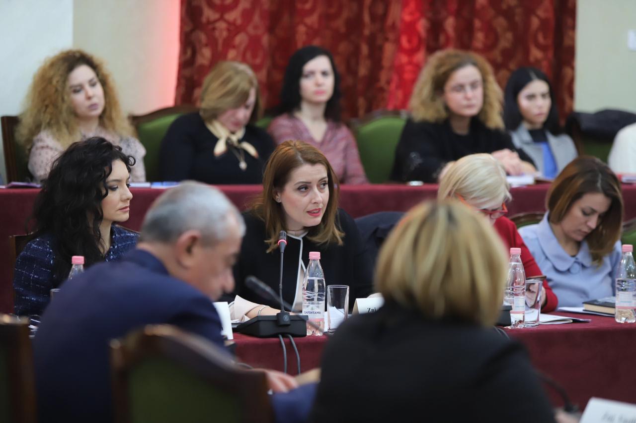 Manastirliu në Këshillin “Miqtë e Fëmijëve” në Kuvend: Procedura të reja për riatdhesimin e fëmijëve