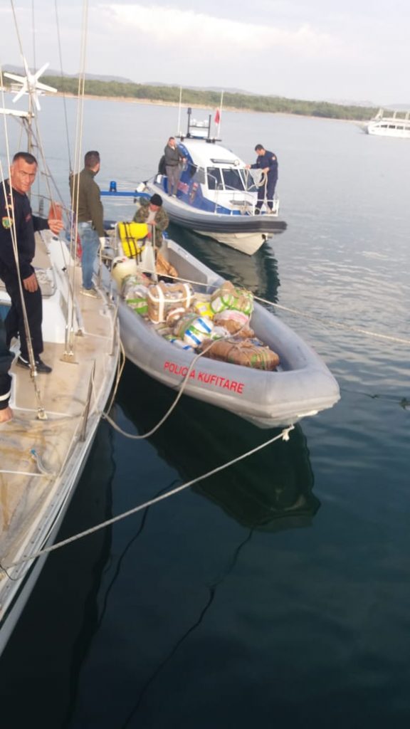 Kapen 300 kg kanabis në Karaburun