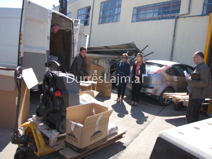 Dhurohen pajisje për seksionin e mbrojtjes së mjedisit në portin e Durrësit (FOTO)