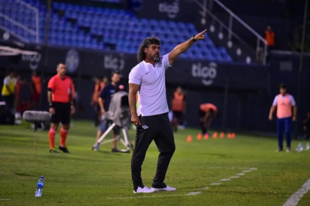 Plasin skandalet seksuale brenda skuadrës, shkarkohet trajneri kolumbian