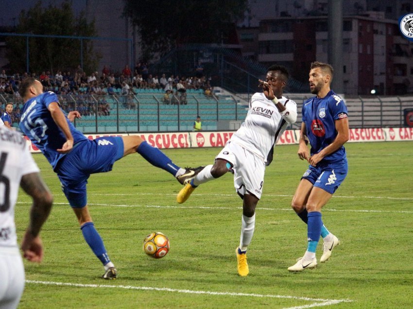 Teuta i shkon pranë përmbysjes, por durrsakët marrin vetëm barazimin