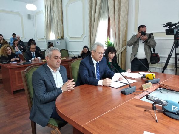 Zguri: Përplasja politike për zgjedhjet lokale në dëm të KQZ-së