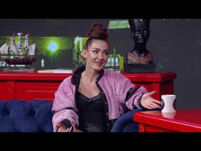 Stilistja thumbon Niko Komanin: Vetëquhet stilist