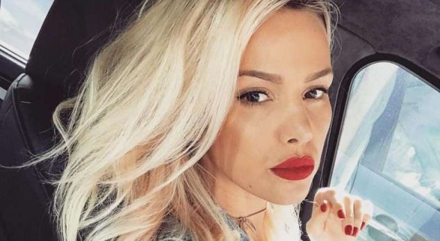 E pyesin pse nuk poston kurrë foto me babanë, Afërdita Dreshaj tregon të vërtetën e hidhur