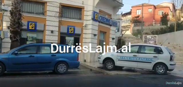 Kthesa e bulevardit në Durrës pikë problematike, vazhdimisht ndodhin aksidente (VIDEO)