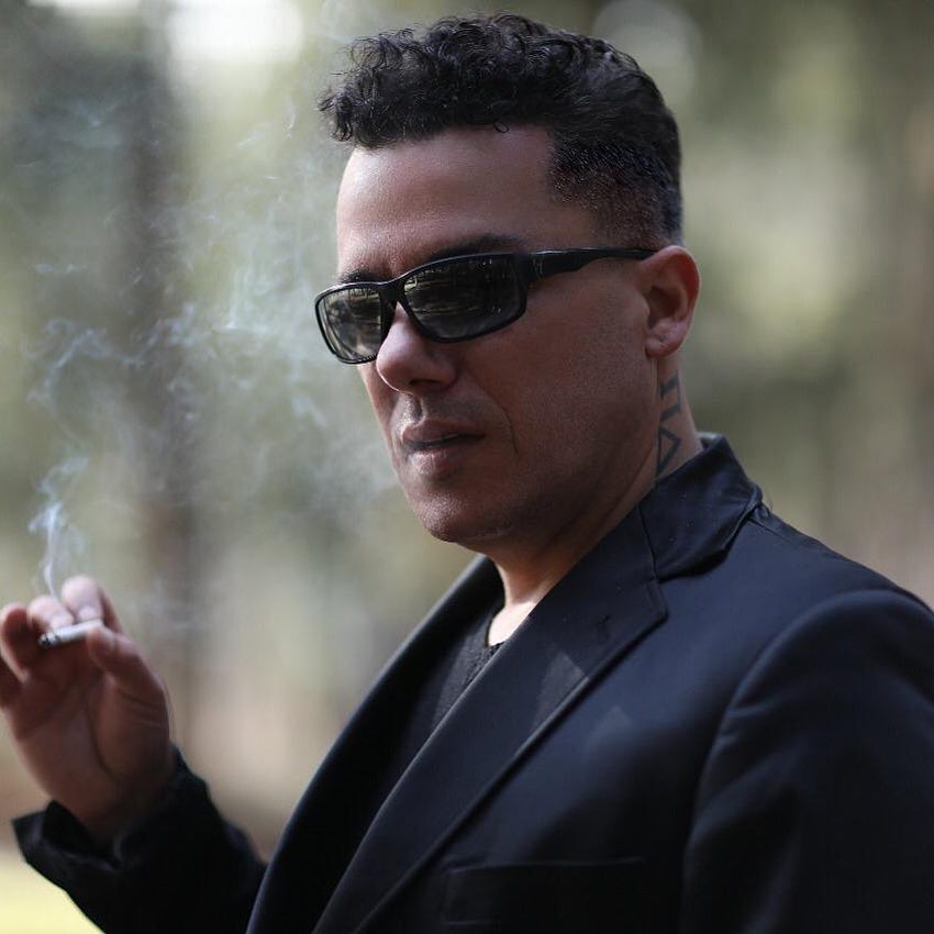 Albi Nako prezanton mamanë, si rrallëherë emocionon me dedikimin e tij