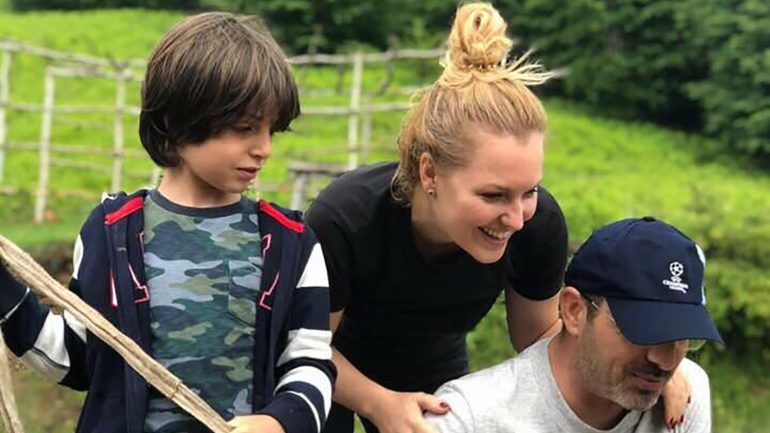 Në fund të shtatzënisë, bashkëshortja e Tahirit pritet të sjellë në jetë fëmijën e dytë