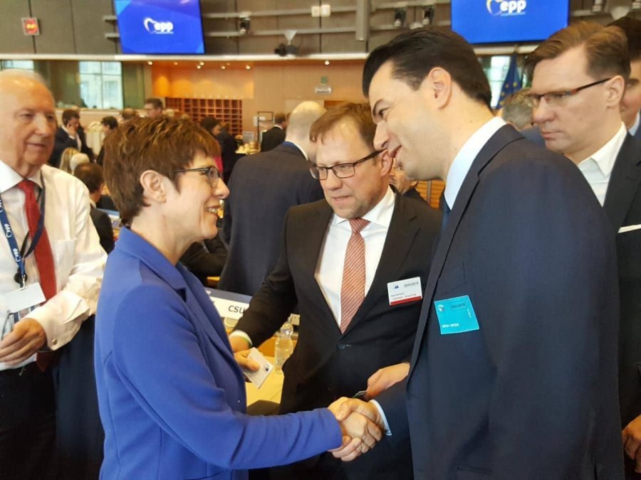 Basha takon kryetaren e re të CDU: Mirënjohje për mbështetjen e PD nga CDU gjermane